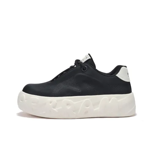 FAIRWHALE Low Top Skateboard Shoes Men's Chocolate Black/Ivory White