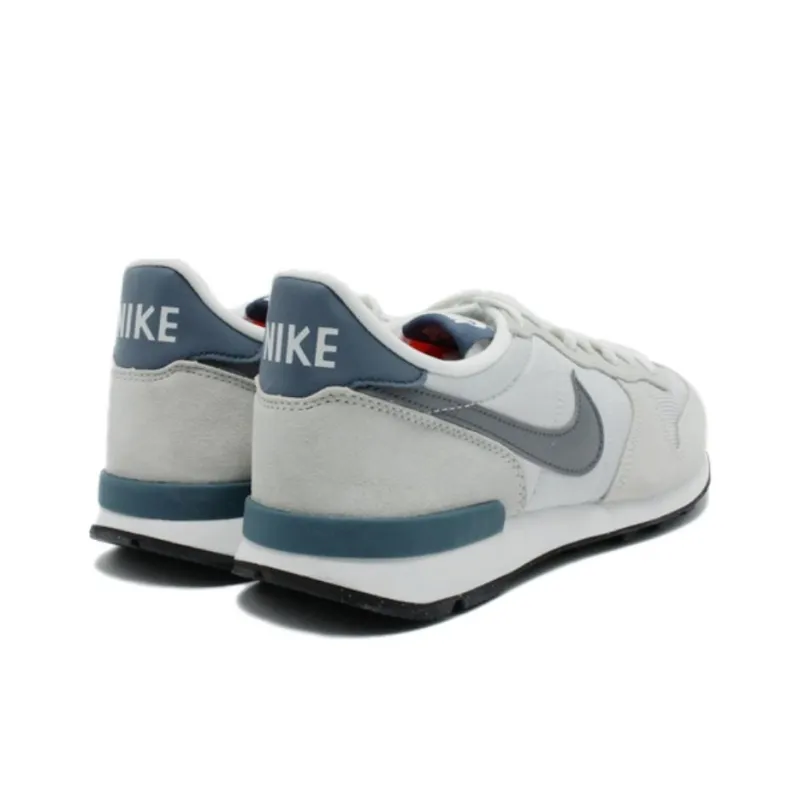 Nike Internationalist-3