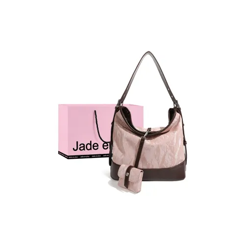 Jade En Plus Shoulder Bags