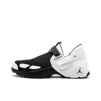 JORDAN Trunner Lx Black White