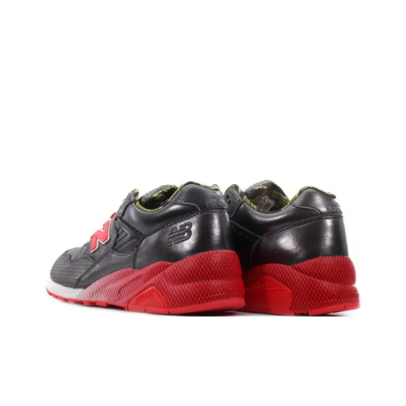 New Balance MT580 Stussy Mad Hectic Undefeated Full Metallic Jacket Black Red-3