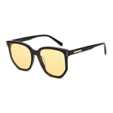 C10: Dream Black Frame+Active Light Yellow Lens