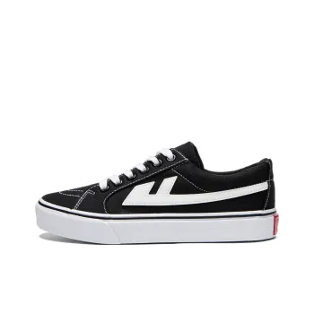 Warrior Abrasion Resistant Lightweight And Breathable Low Top Canvas Shoes Unisex Black White