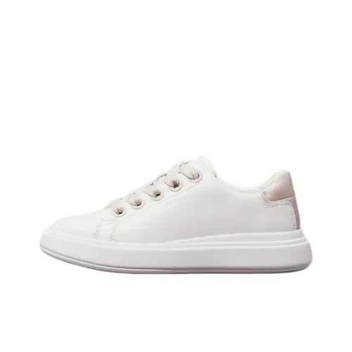 CALVIN KLEIN Low-Top Casual Shoes Women's White