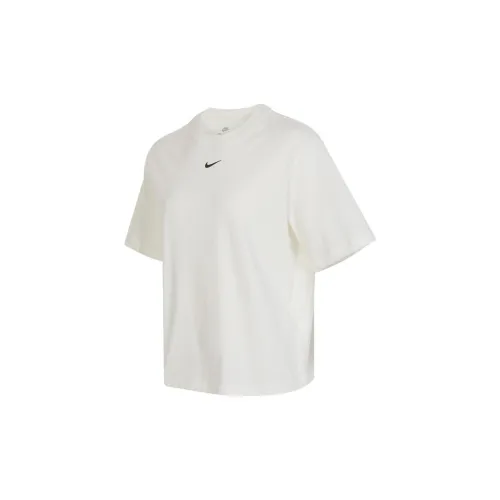 Nike Sportswear Essential Women's Oversized Sporty T-shirt White