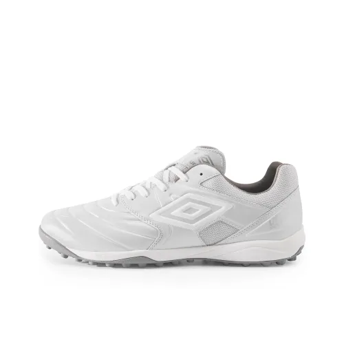 Umbro Soccer Shoes Men Low-Top White