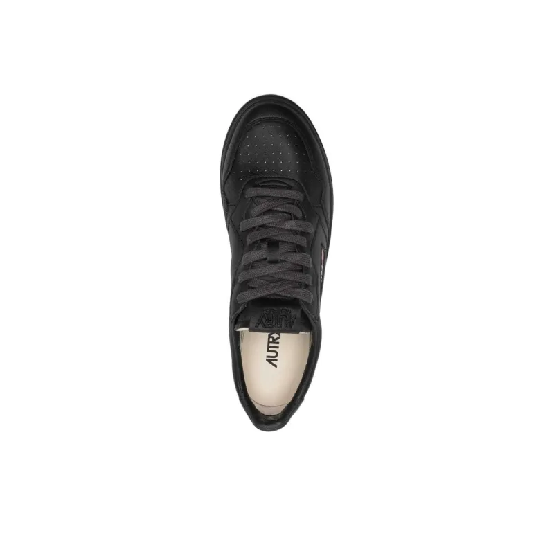 AUTRY Medalist Slip Resistant Low Top Skateboard Shoes Men's Black-4