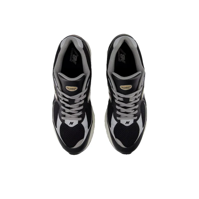 New Balance 2002R Black Sea Salt Gold Metallic-3
