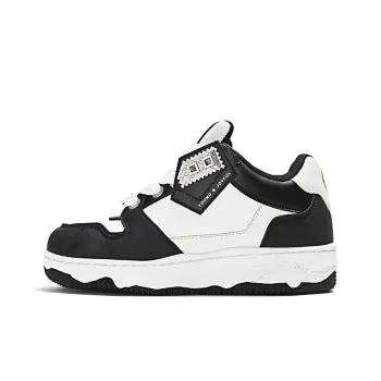 YJ YUAN 2.0 Collection Cushioned Wear Resistant Height Increasing Low Top Skateboard Shoes Unisex Black White