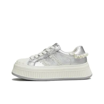 TATA Skateboard Shoes Women's Low Top Solid Color