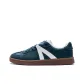 Water-squeezed blue/ivory white