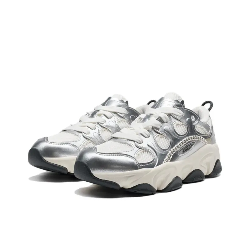 XTEP Petal Cushioning Wear Resistant Low Top Casual Shoes Women's Silver White-2
