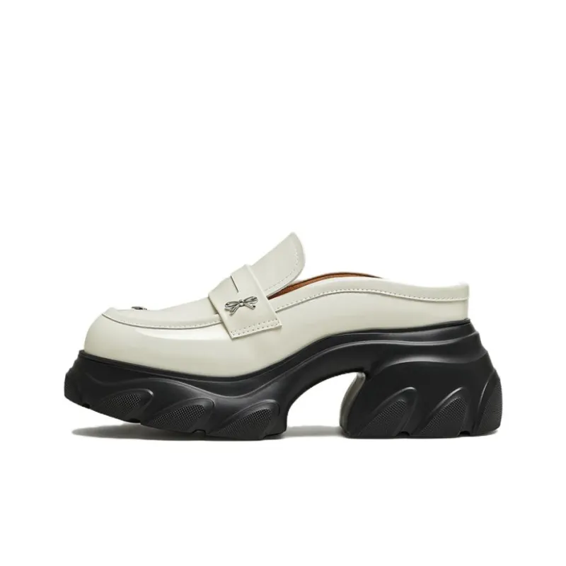 TATA Closed Toe Slippers Women's-3