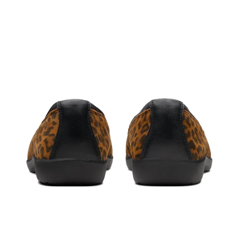 Clarks Women's Casual Shoes Women's Leopard-4