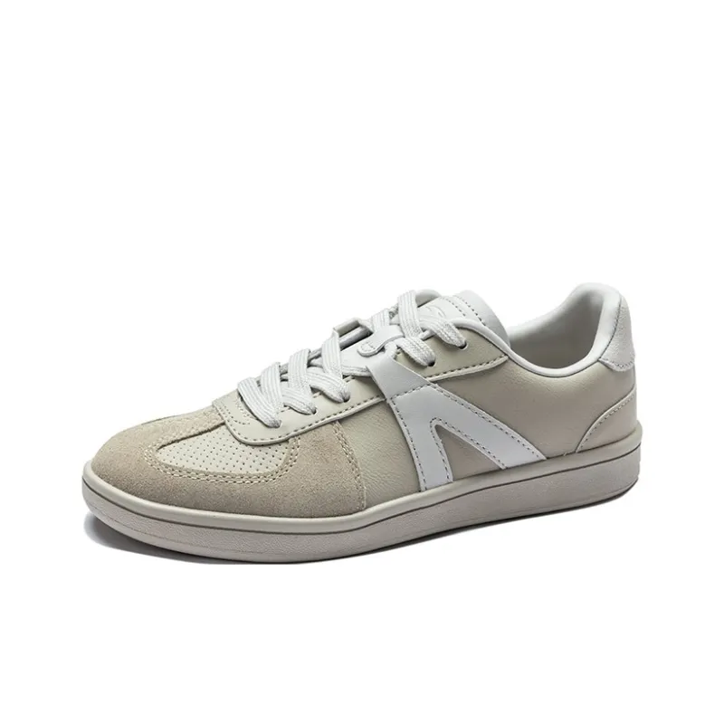 CHAOJIANTA Low Top Skateboard Shoes Women's Khaki Gray-1
