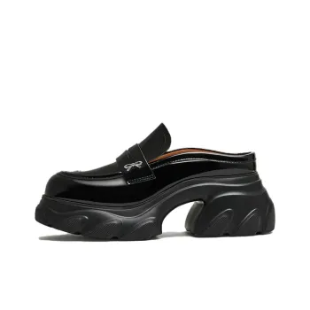 TATA Closed Toe Slippers Women's