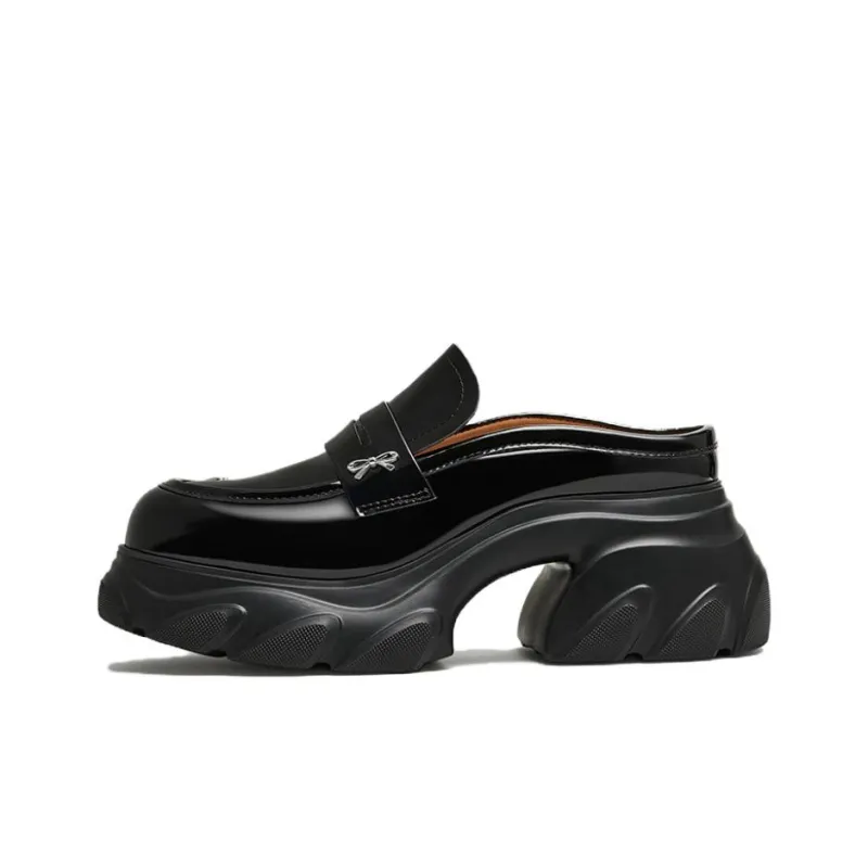 TATA Closed Toe Slippers Women's-0