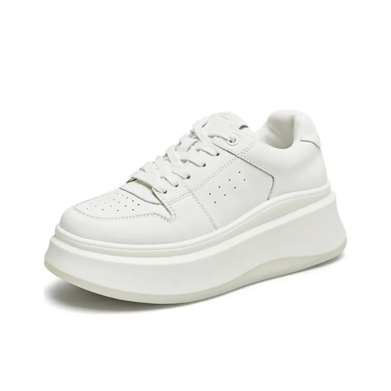 Tata Little White Whale Coverage Lightweight And Breathable Low Top Skateboard Shoes Women's White-0