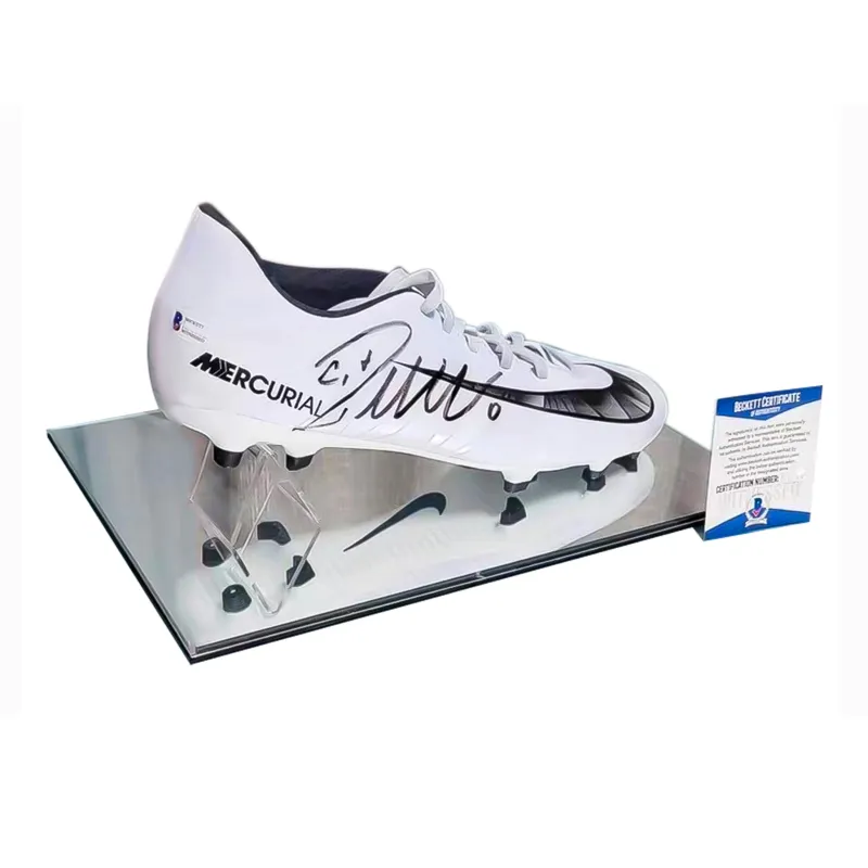 Huayitaojin White Nike Soccer Shoes One Pair Beckett BAS Certificate Acrylic Display Case Rare Classic Unisex-1