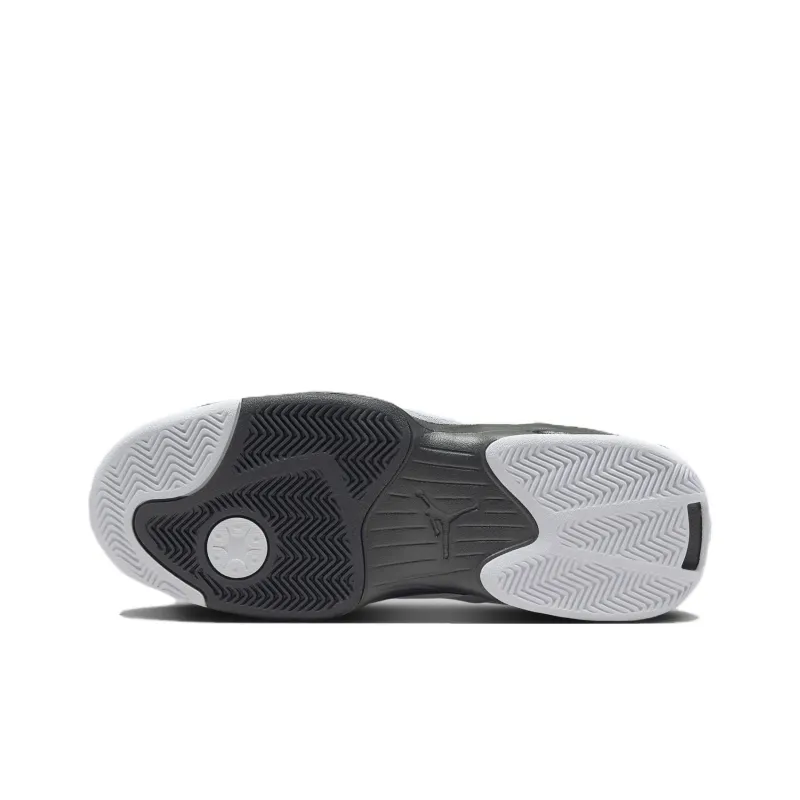 Jordan Max Aura 6 White Black-5