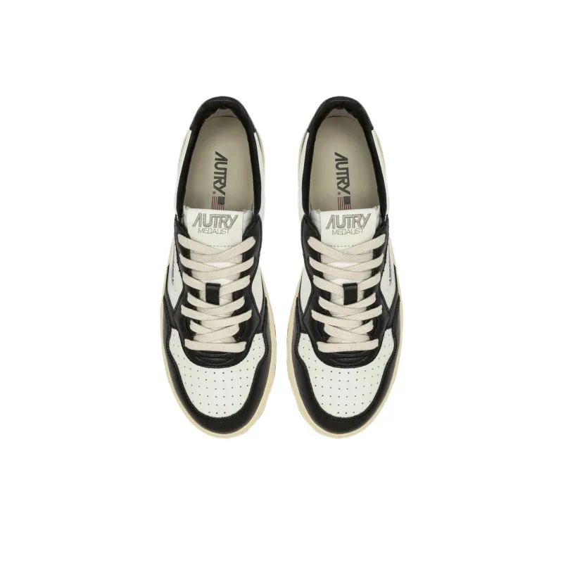 AUTRY Medalist Slip Resistant Low Top Skateboard Shoes Men's Black-3