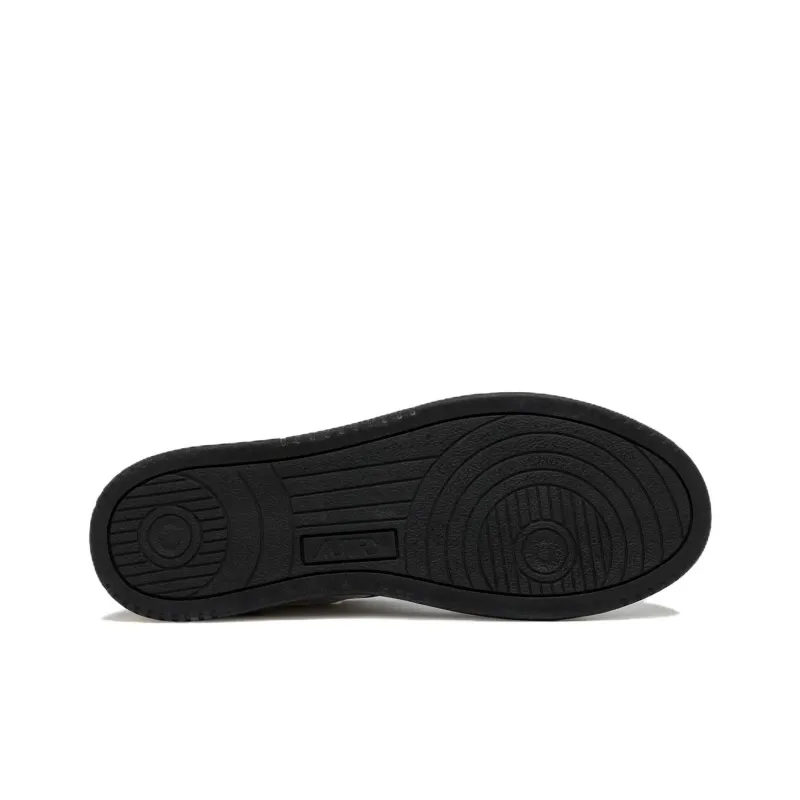 AUTRY Medalist Slip Resistant Low Top Skateboard Shoes Men's Black-5