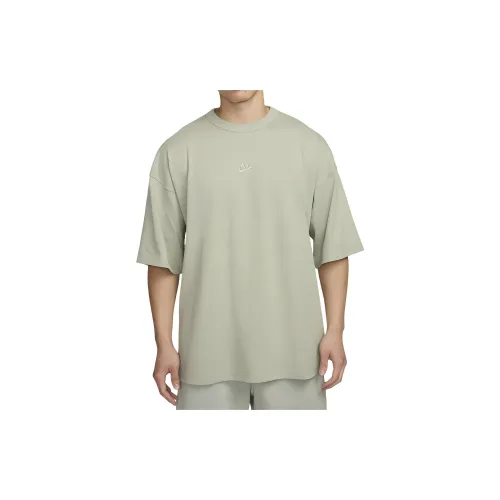 Nike Sportswear T-Shirts Men Green