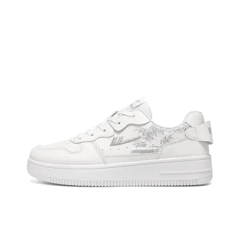 Warrior Classic Vintage White Sneakers Abrasion Resistant Height Increasing Low Top Skateboard Shoes Unisex