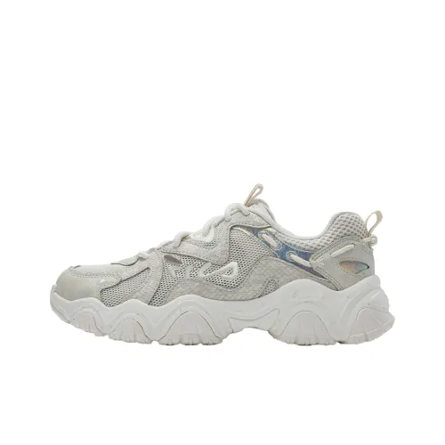 FILA cosy cat Claw Lightweight Low Top Chunky Sneakers Women's White