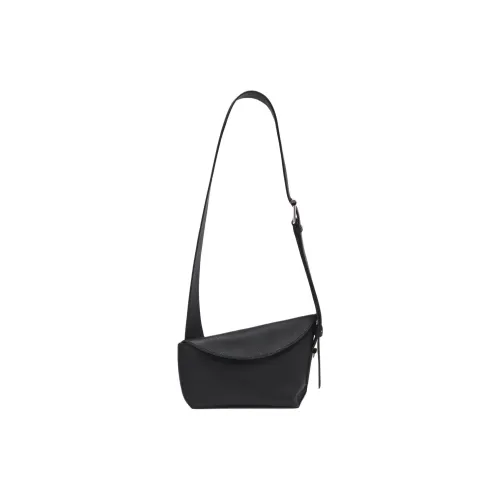 Alexander McQueen Grained Calfskin Shoulder Bag, Crossbody Bag Women's Black