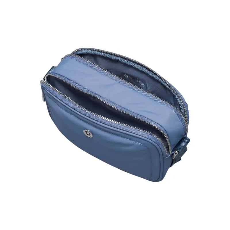 Lululemon Recycled Nylon Camera Bag, Shoulder Bag, Crossbody Bag Regular Unisex Oasis Blue-2