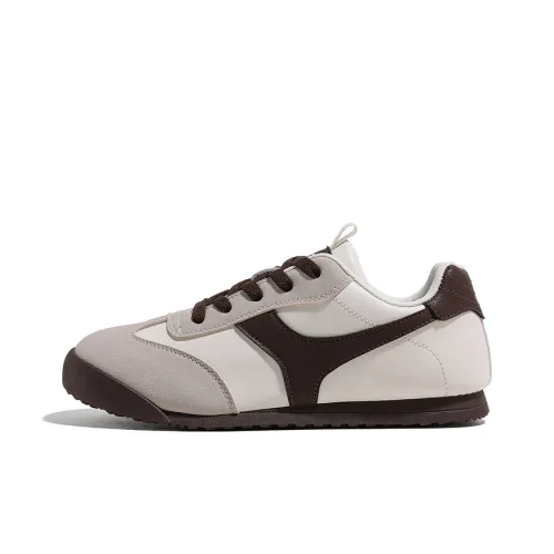 HUANQIU Slip Resistant, Abrasion Resistant, Lightweight Low Top Casual Shoes Women's
