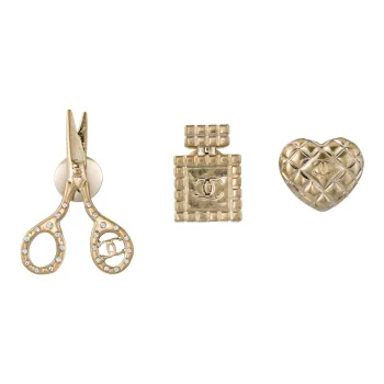 CHANEL Brooches Unisex Gold