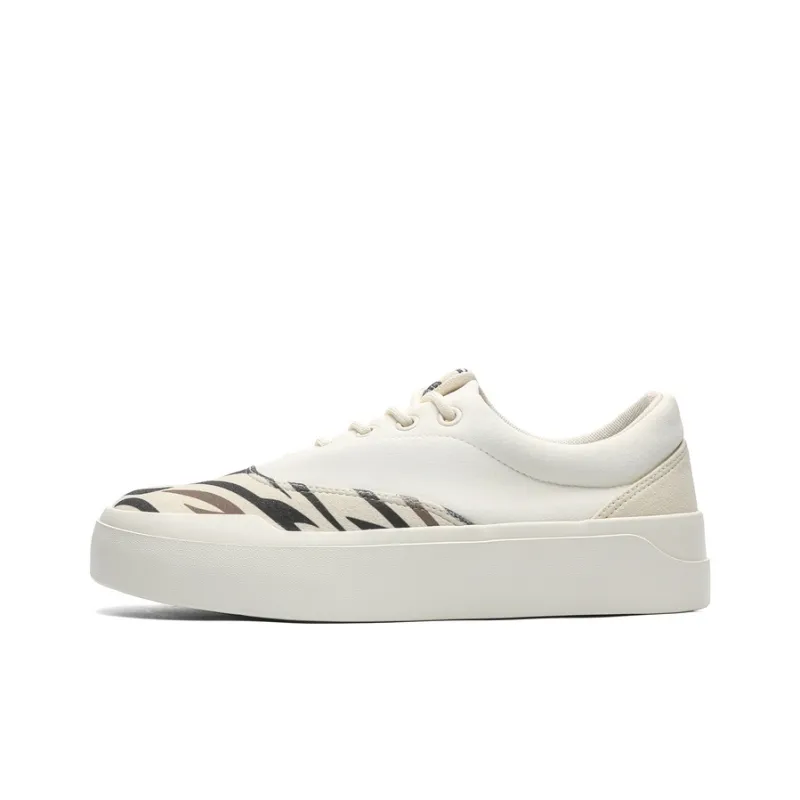 OUGLEMEN Slip Resistant Low Top Canvas Shoes Unisex-7