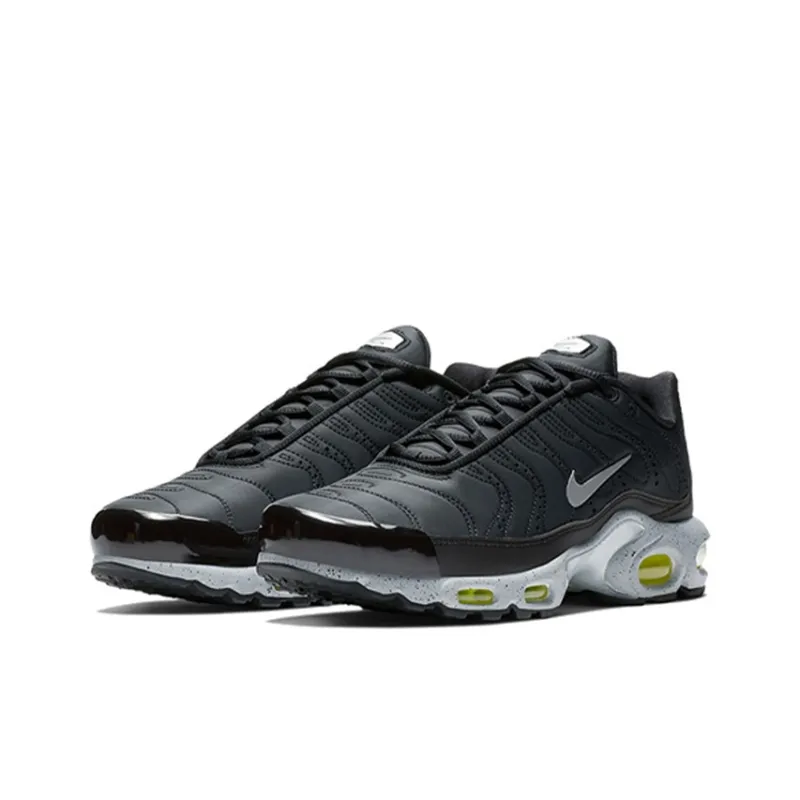 Nike Air Max Plus Tuned To Black-2