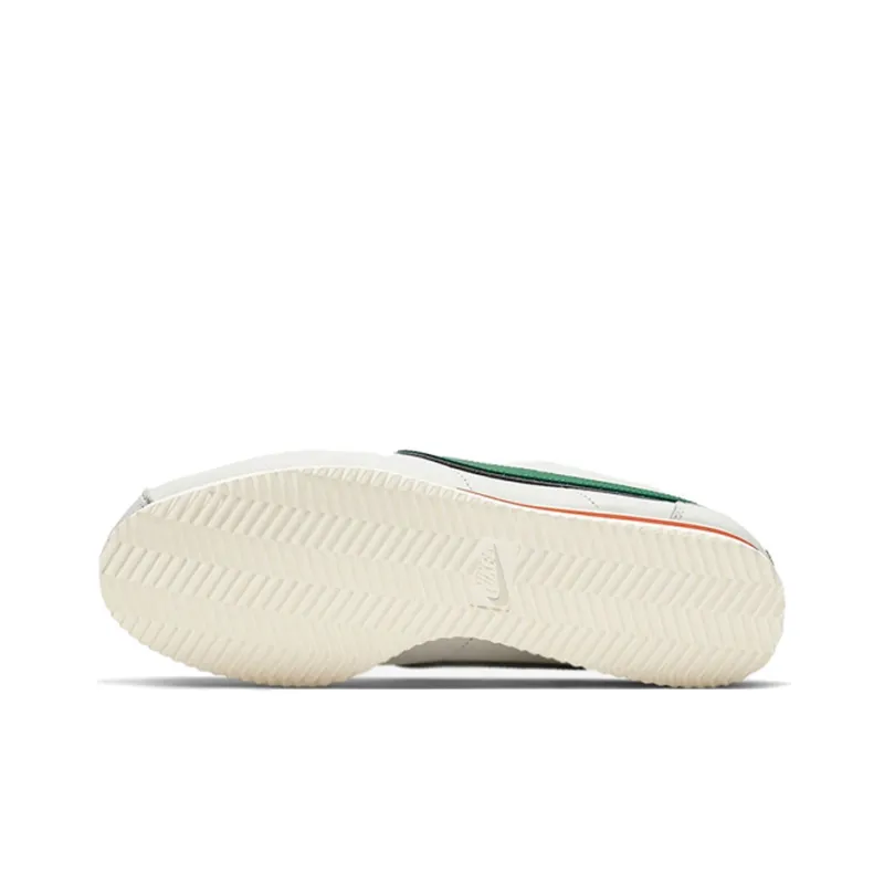 Nike Classic Cortez Stranger Things Hawkins High School-4
