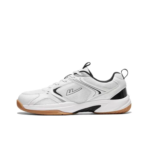 Warrior Wear resistant Lightweight Breathable And Non slip. Low Top Badminton Shoes Men's White Black