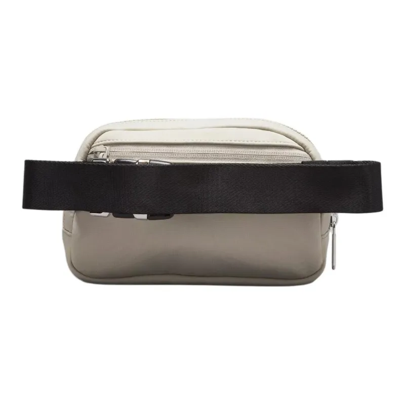 Lululemon Everywhere Nylon Shoulder Bag Crossbody Bag Fanny Pack Regular Unisex Linen & Black-2