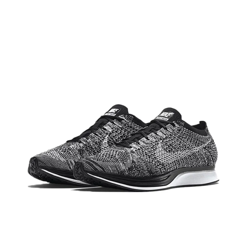 Nike Flyknit Racer Oreo 2-2