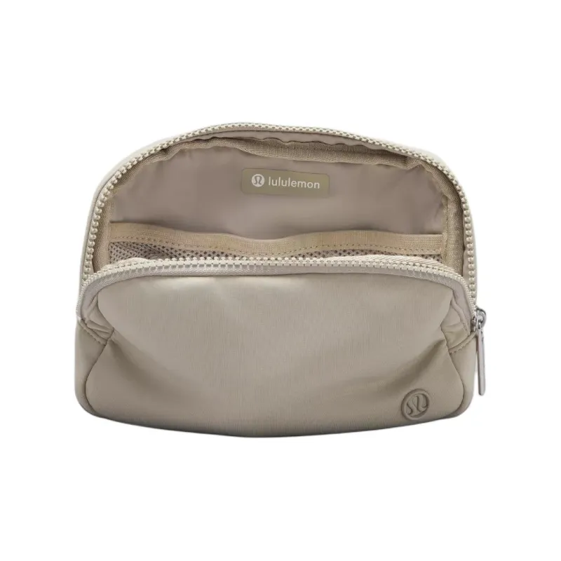 Lululemon Everywhere Nylon Shoulder Bag Crossbody Bag Fanny Pack Regular Unisex Linen & Black-3