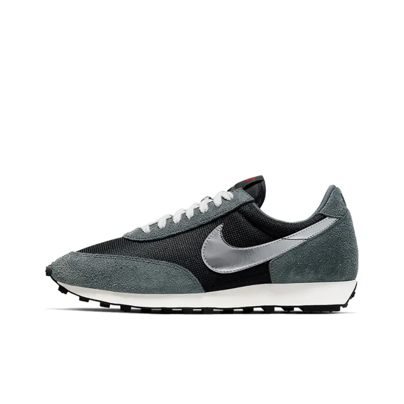 Nike Daybreak Metallic Silver-0