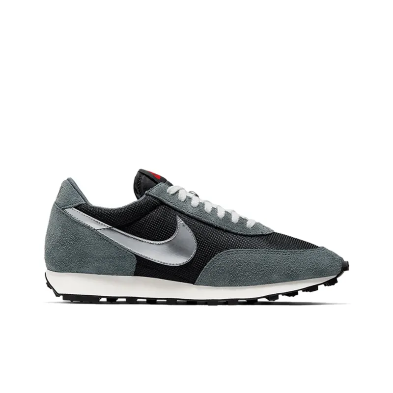 Nike Daybreak Metallic Silver-1