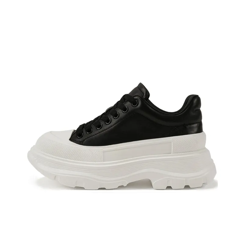 GG CC Chunky Sneakers Women's Low Top Black/White-7