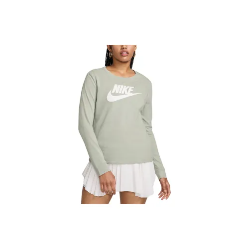 Nike T-Shirts Women's Green