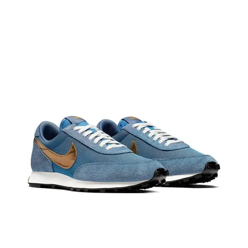 Nike Daybreak Metallic Gold-3