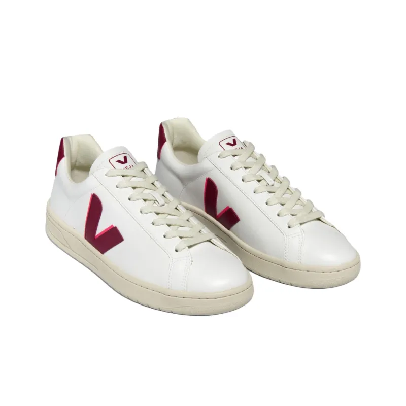 VEJA Logo Patch Lace Up Sneakers-3