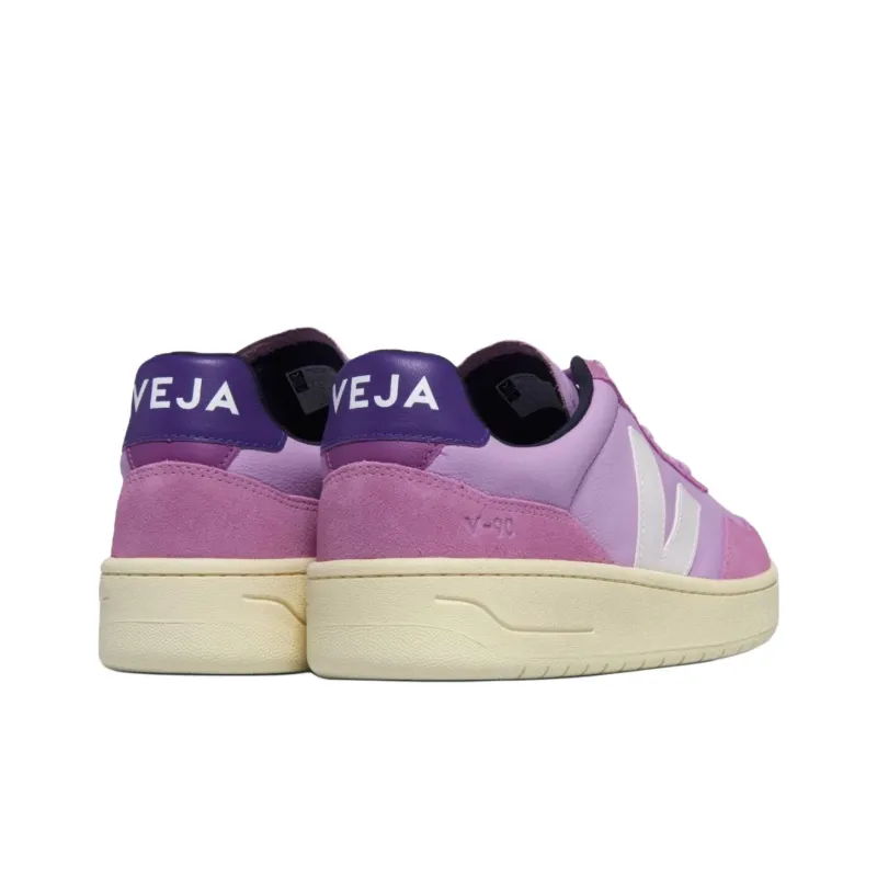VEJA V90 Sneakers-4