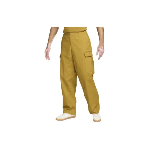 Nike SB Cargo Pants Men Yellow