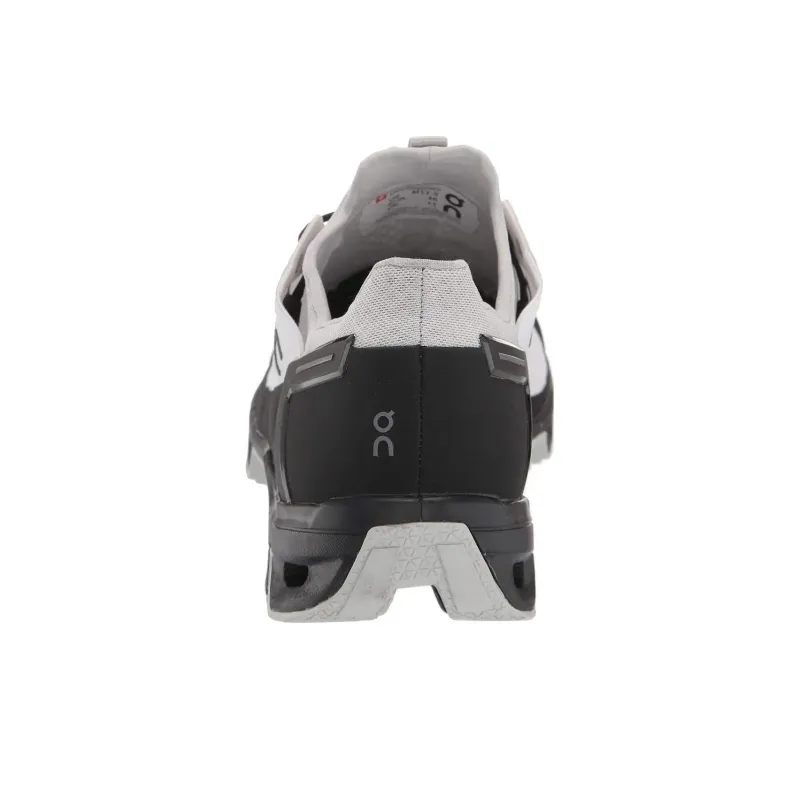 On Running Cloudventure Peak White Black-6