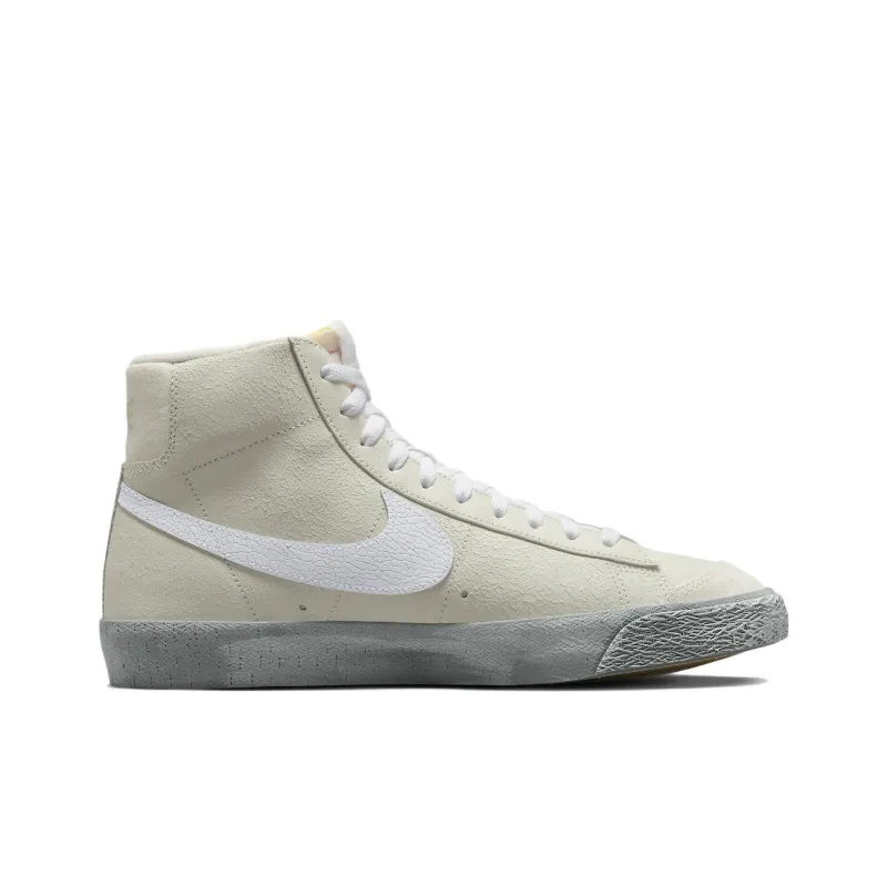 Nike Blazer Mid '77 Emb Summit White Phantom-1